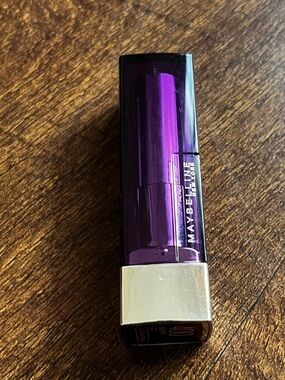 New! Maybelline Lipstick Tube shade berry go